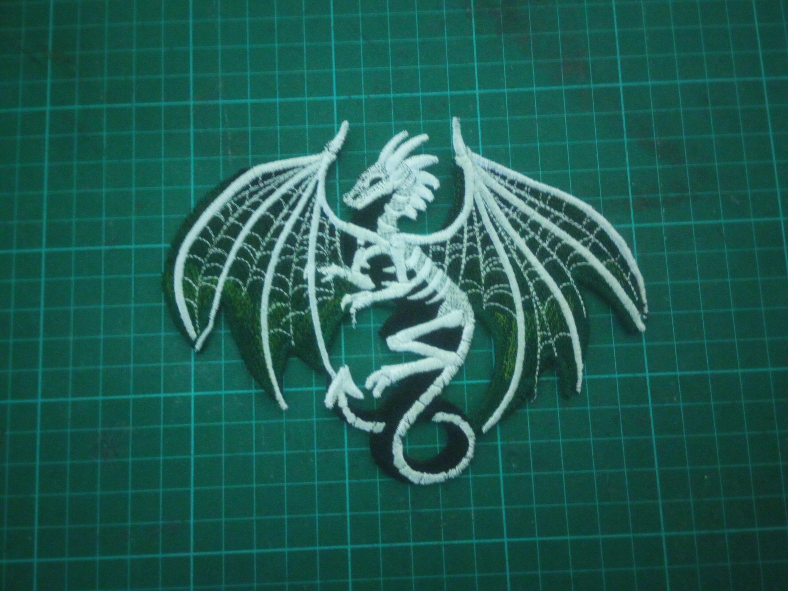 Freestanding dragon